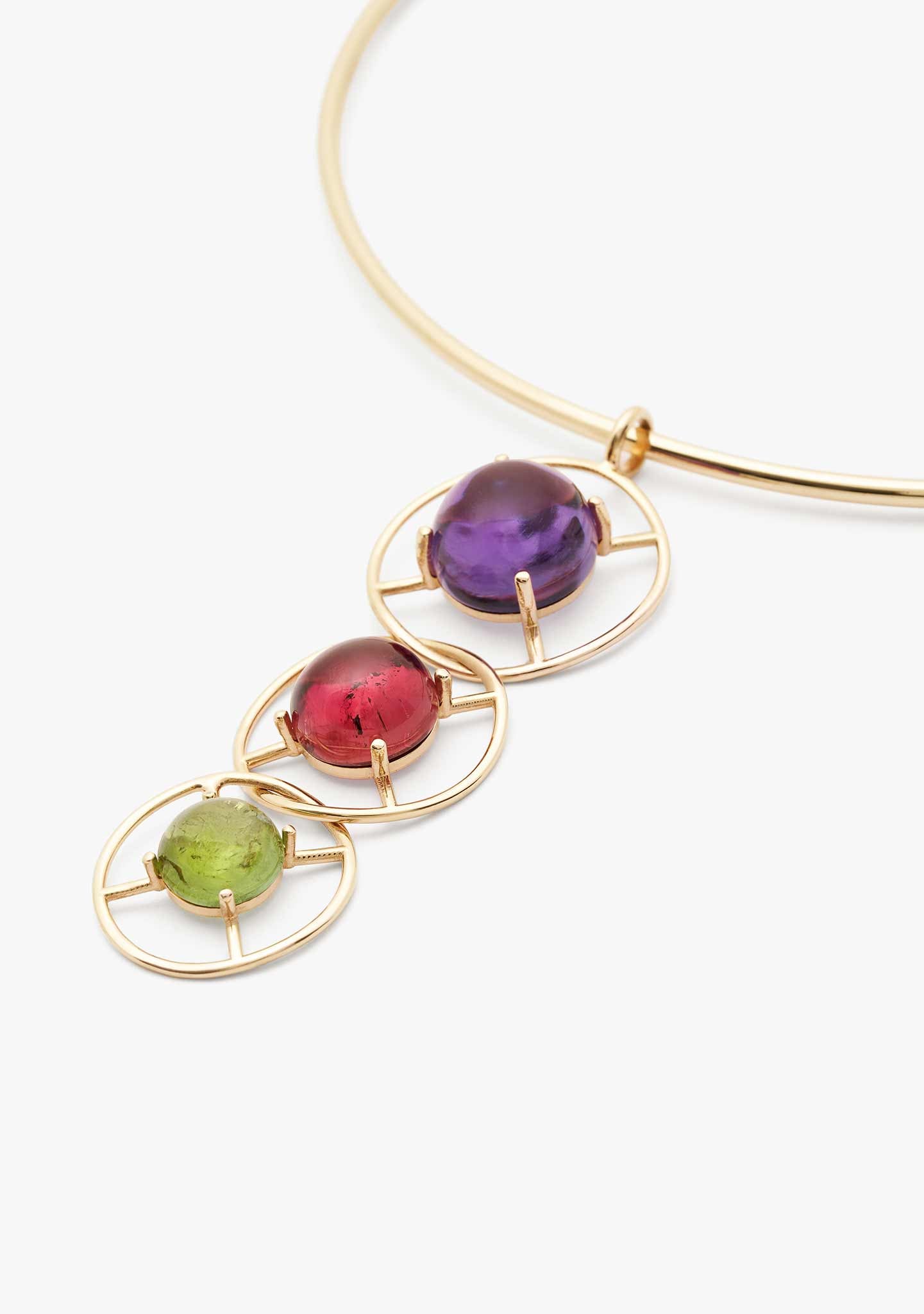 COLLAR AROS PLATA BAÑADO EN ORO AMARILLO 18KT Y PIEDRAS AMATISTA GRANATE Y TURMALINA