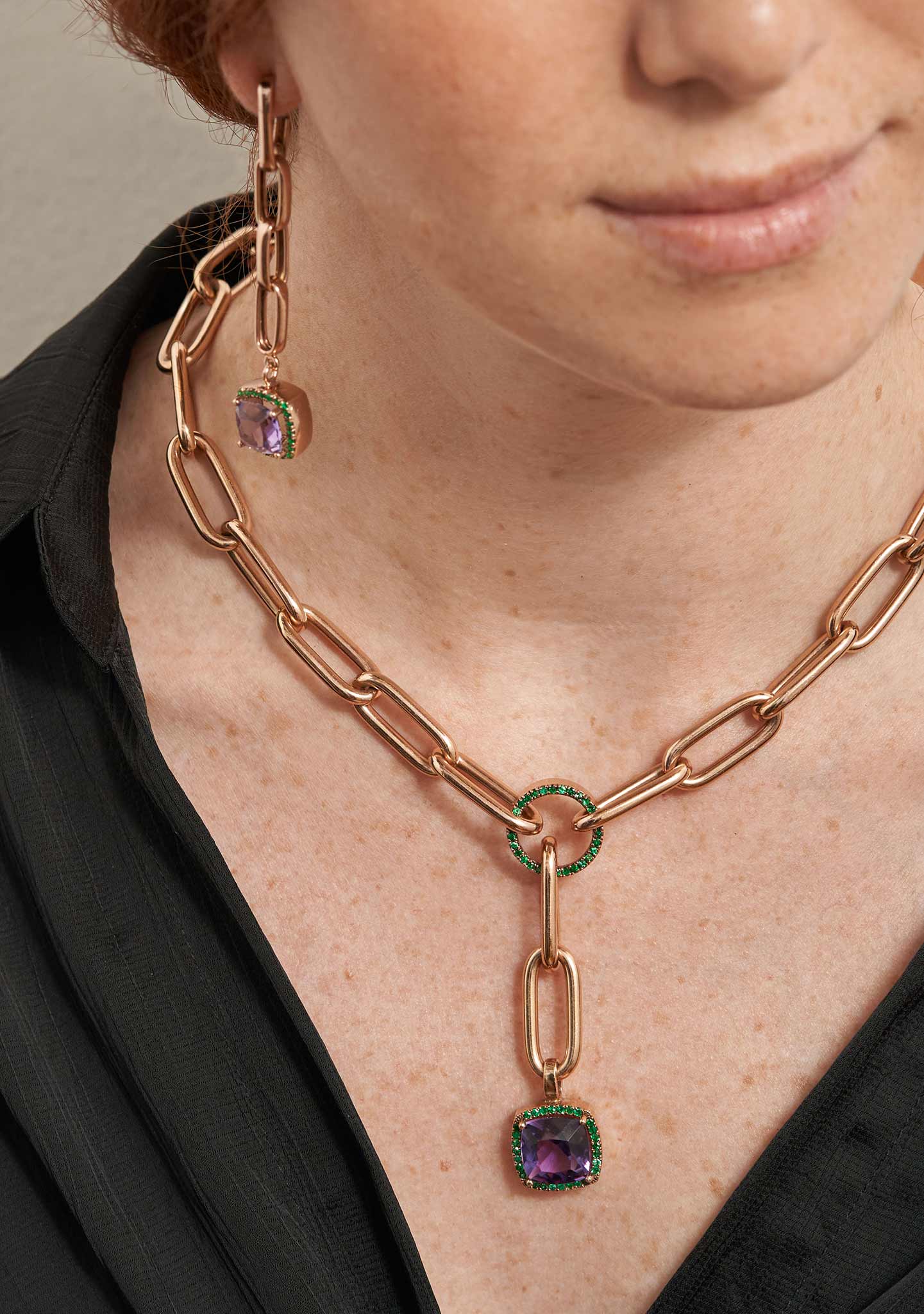 COLLAR DE PLATA BAÑADO EN ORO ROSA 18 KT CON AMATISTAS Y CROMO DIOPSIDO