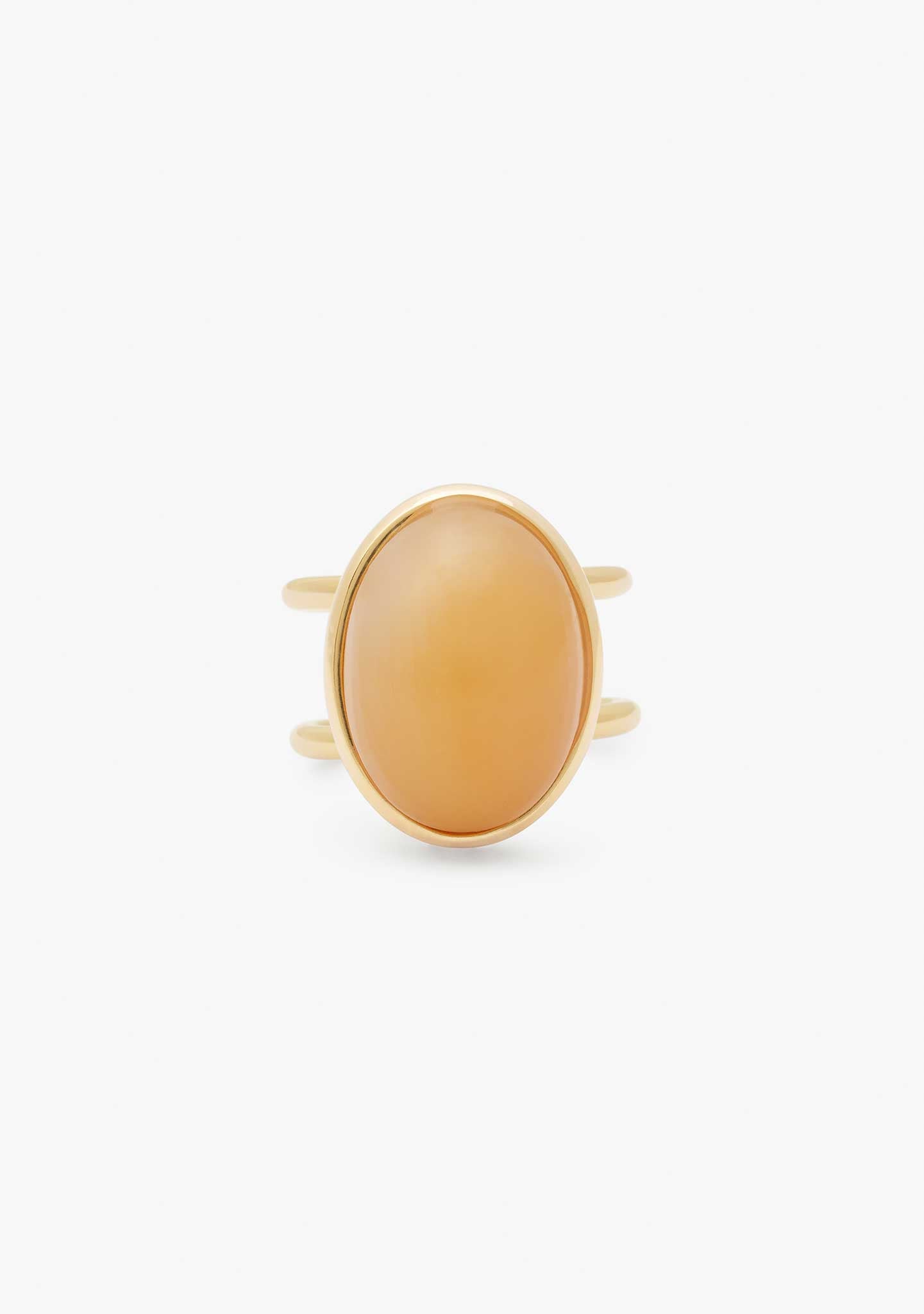 ANILLO OVAL PLATA BAÑADO EN ORO 18KT AMARILLO Y CORNALINA